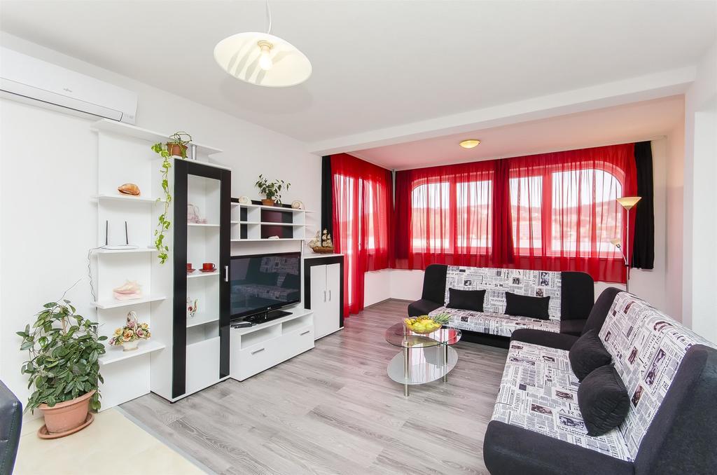 Apartments Branka Trogir Buitenkant foto