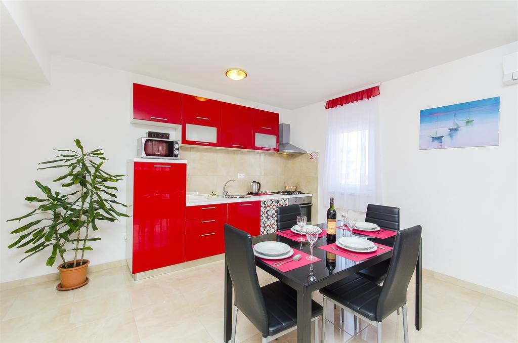 Apartments Branka Trogir Buitenkant foto