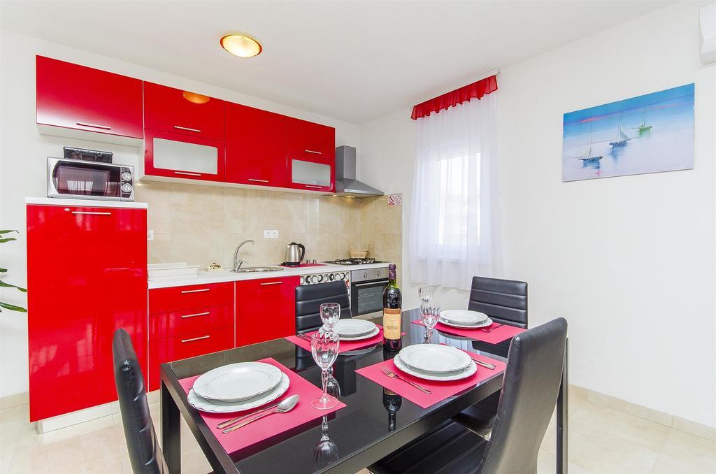 Apartments Branka Trogir Buitenkant foto