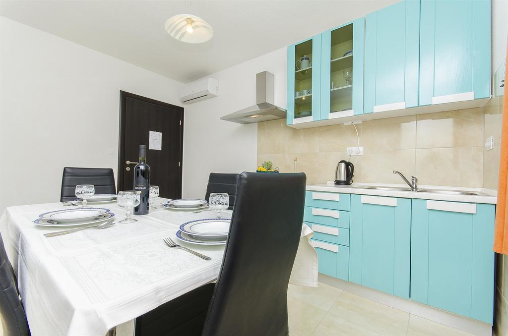 Apartments Branka Trogir Buitenkant foto