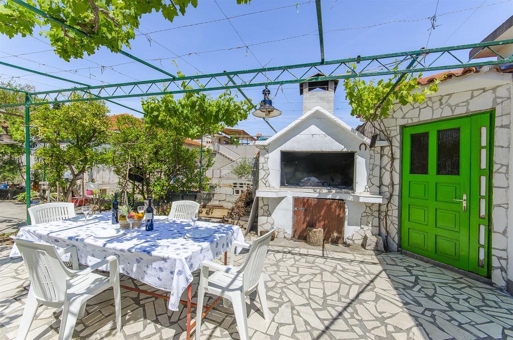 Apartments Branka Trogir Buitenkant foto