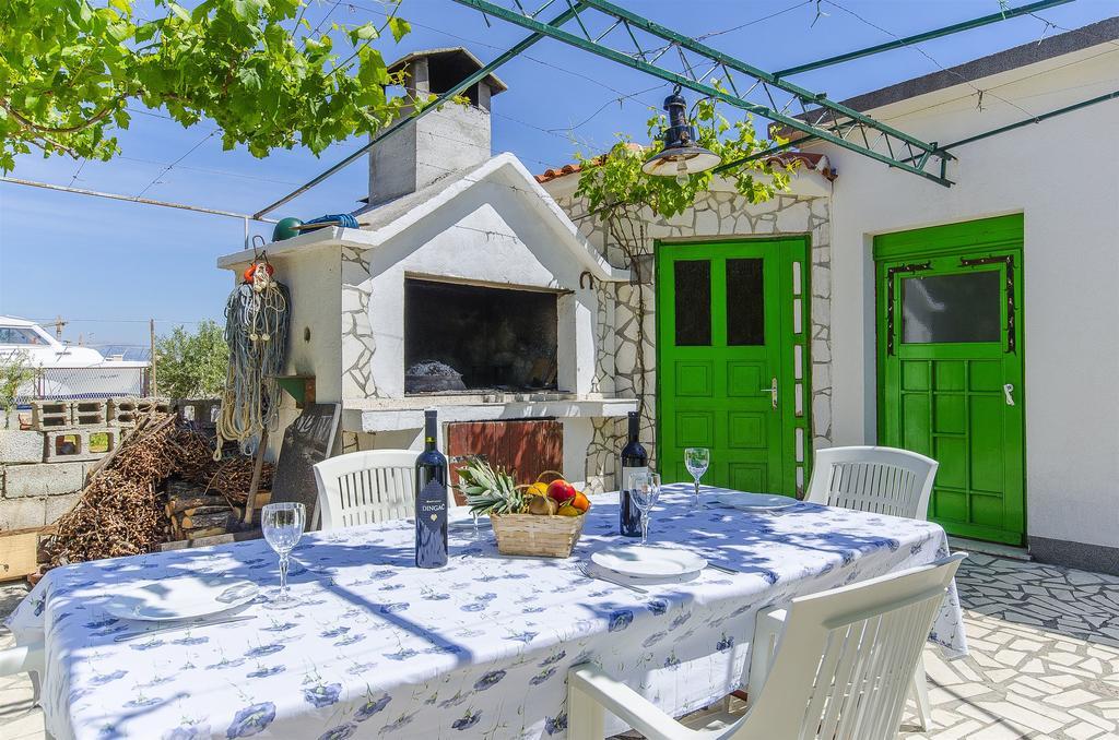 Apartments Branka Trogir Buitenkant foto