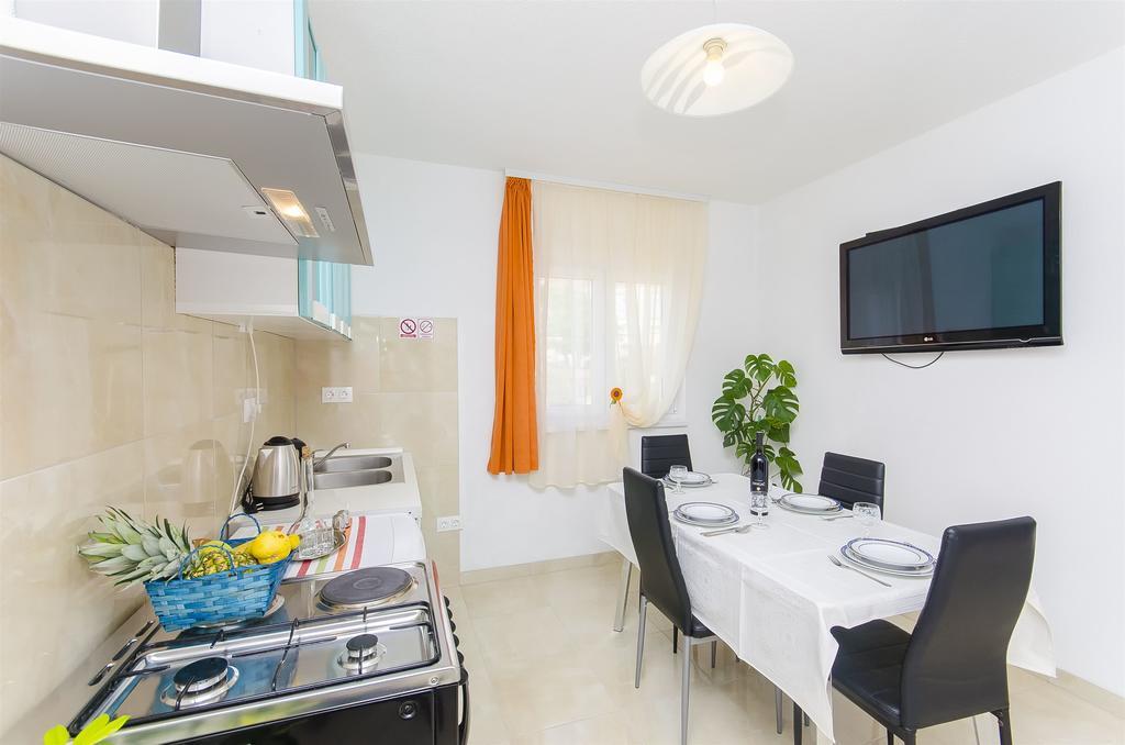 Apartments Branka Trogir Buitenkant foto
