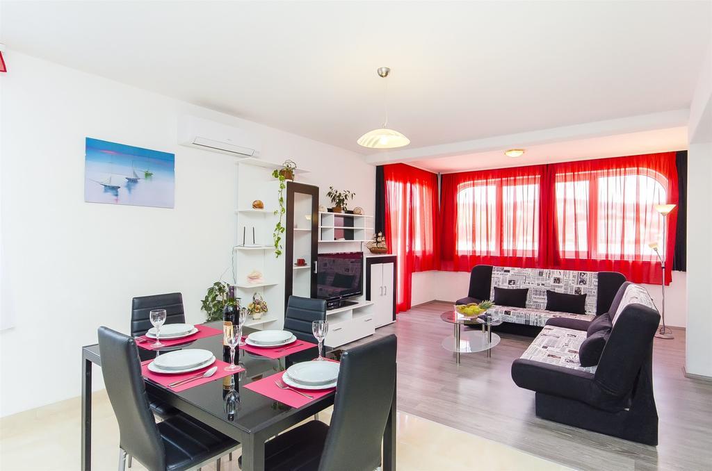 Apartments Branka Trogir Buitenkant foto