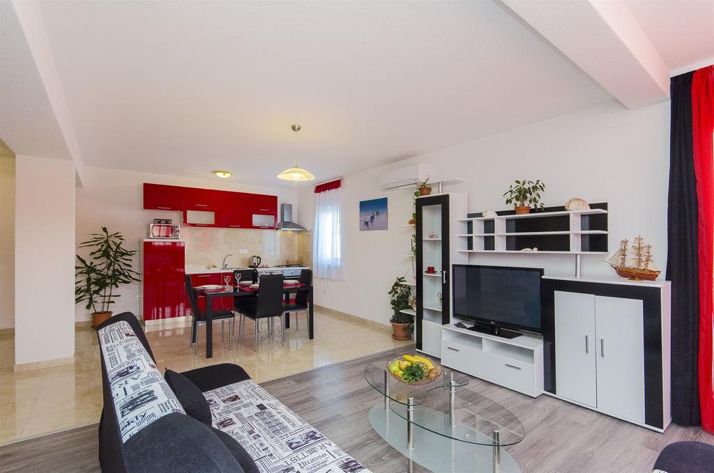 Apartments Branka Trogir Buitenkant foto