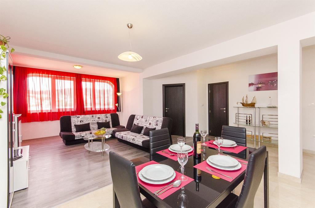 Apartments Branka Trogir Buitenkant foto